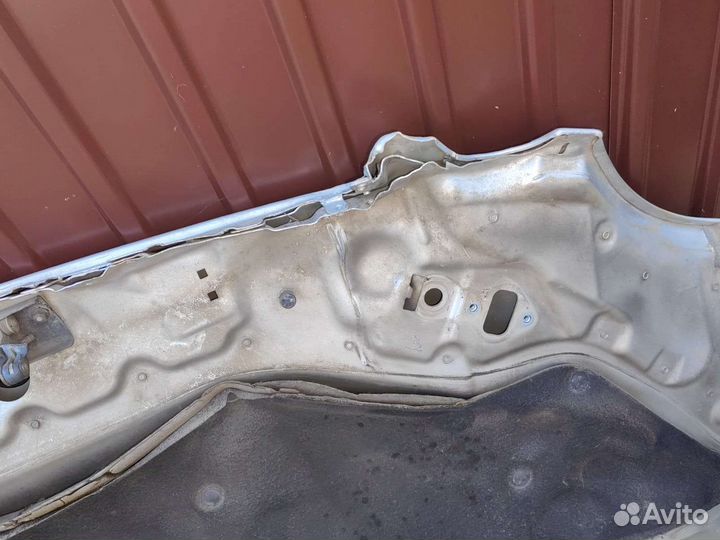 Капот Мерседес 211