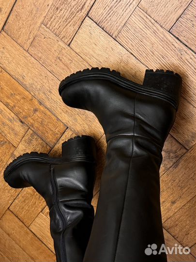 Черные сапоги до колен geox