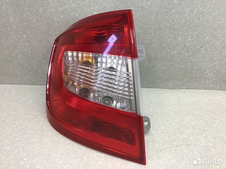 Фонарь задний левый Skoda Rapid 2013-2020