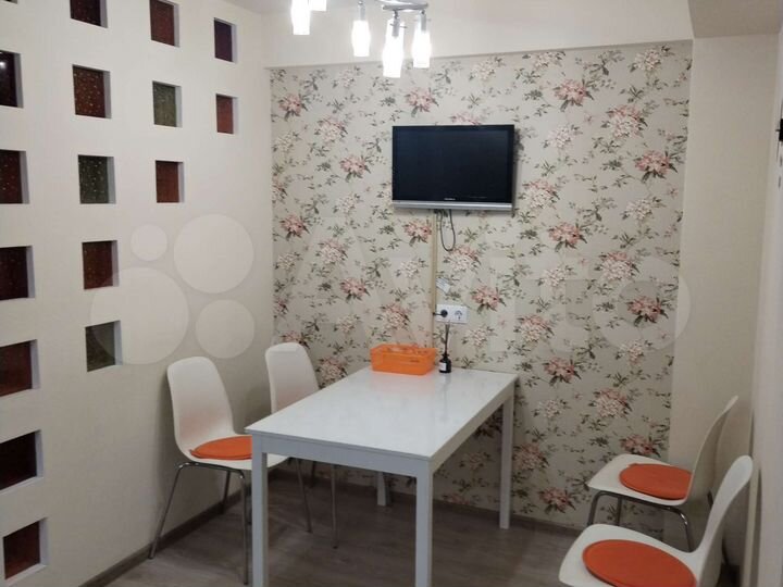 2-к. квартира, 60 м², 2/9 эт.