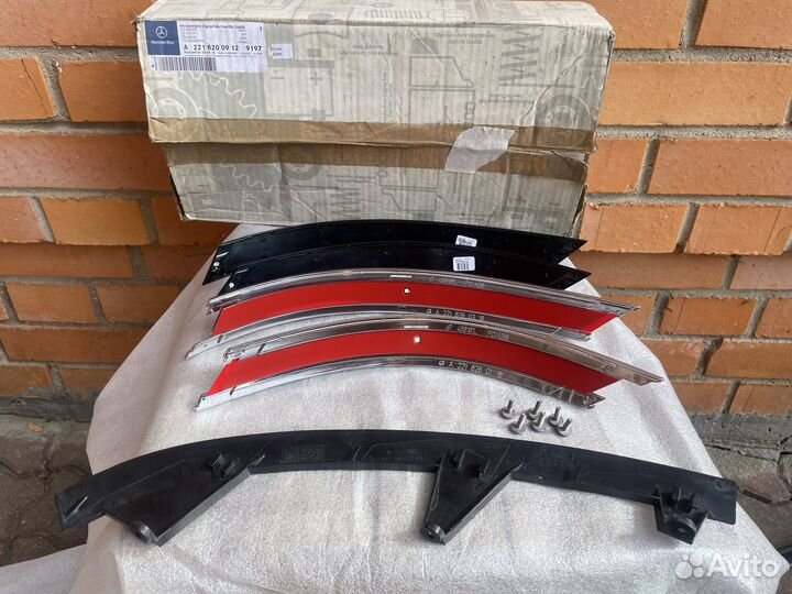 Комплект накладок фонаря + кронштейн S-class W221