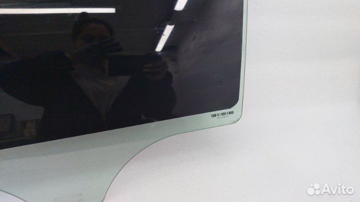 Стекло двери заднее левое Mercedes-Benz E-Class