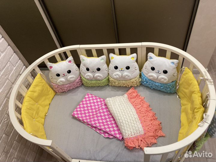 Бортики на кроватку, одеяло, плед