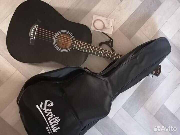 Акустическая гитара