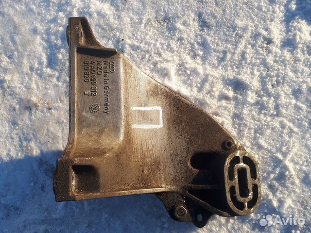 Правый кронштейн двигателя ауди 100с4 audi 100c4