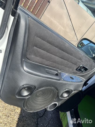 Дверные карты Toyota Altezza автозвук