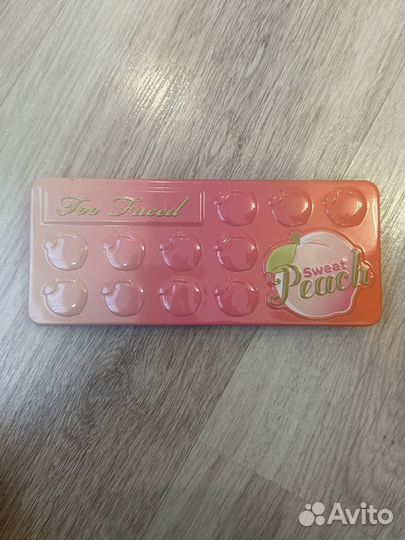 Палетка теней too faced