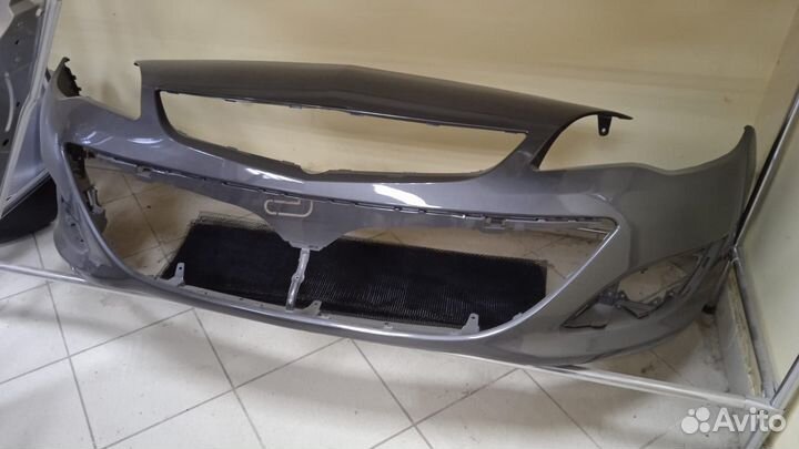 Бампер передний Opel Astra J 12-2018 в цвет