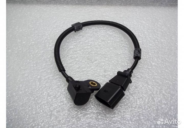 Датчик распредвала Amarok 03L957147A