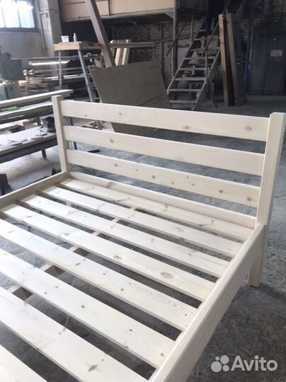 Кровать из массива двухспальная, односпальная