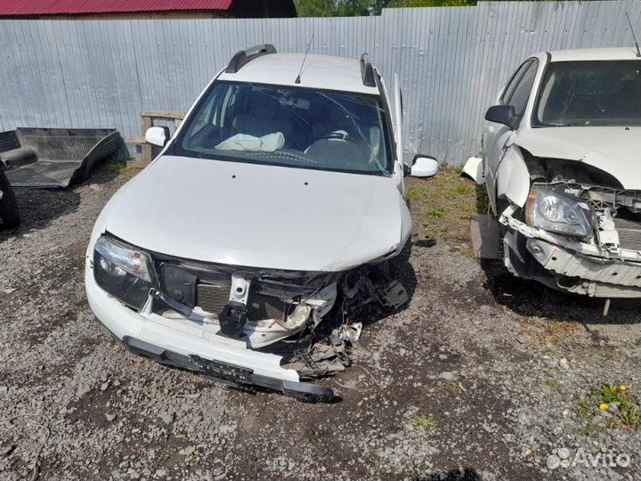 Renault Duster 2013 год в полный разбор