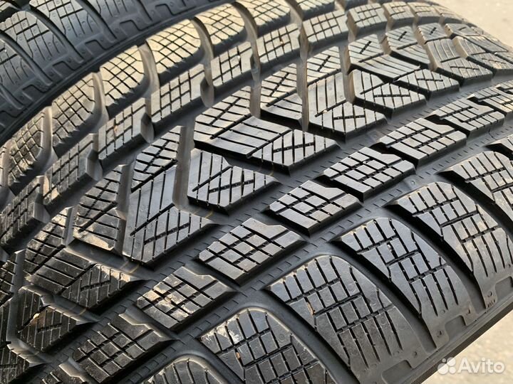 Pirelli Scorpion Winter 275/45 R21 и 315/40 R21