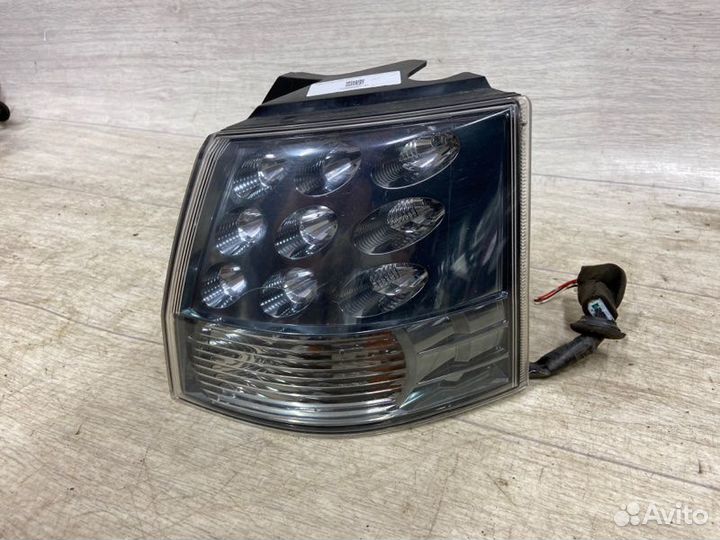 Фонарь задний правый Mitsubishi Outlander Xl 2007