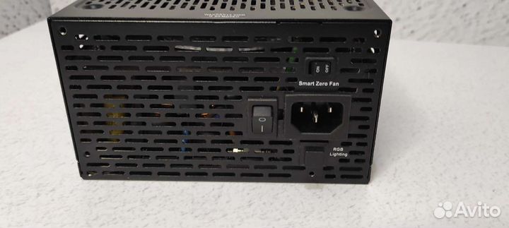 Блок питания ATX Thermaltake Smart Pro RGB 650W