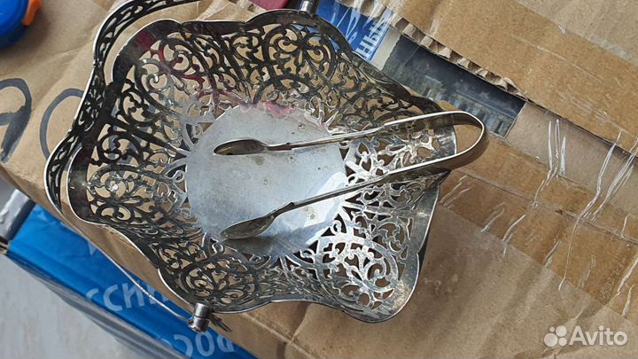 Сахарница для кускового сахара с ципчиками. Европа