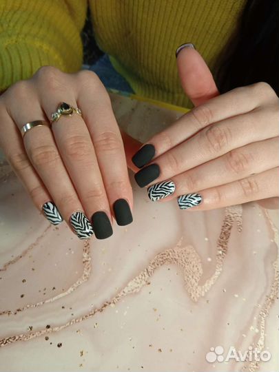 Маникюр и педикюр