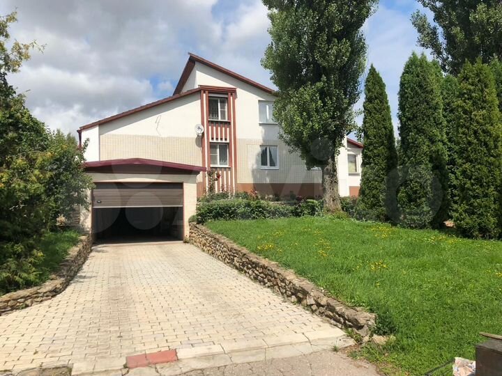 Дом 499 м² на участке 2 га