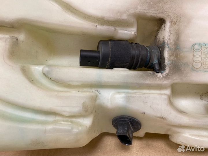 Бачок стеклоомывателя Audi A8 D3 BVJ 2006