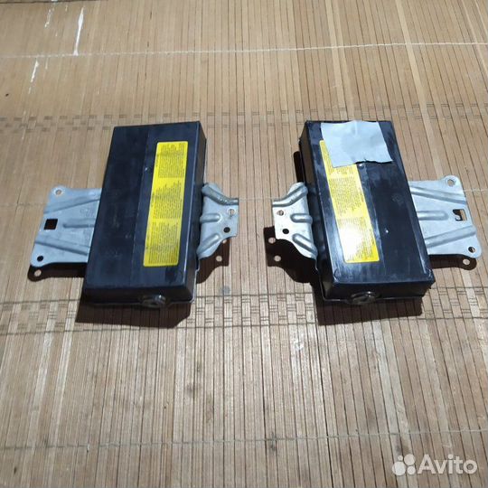 Подушка безопасности в дверь Mercedes-Benz