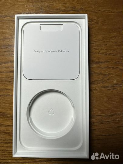 Коробка от iPhone 14 Pro max