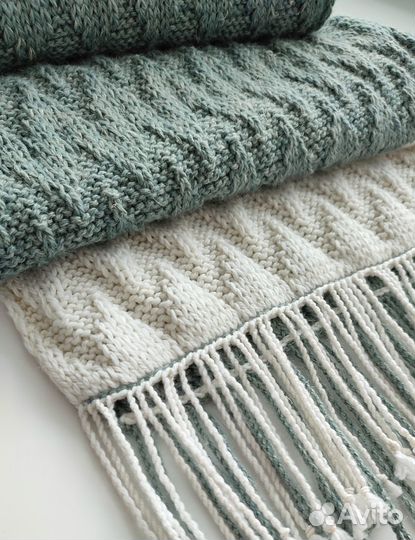 Шарф вязаный ручной работы