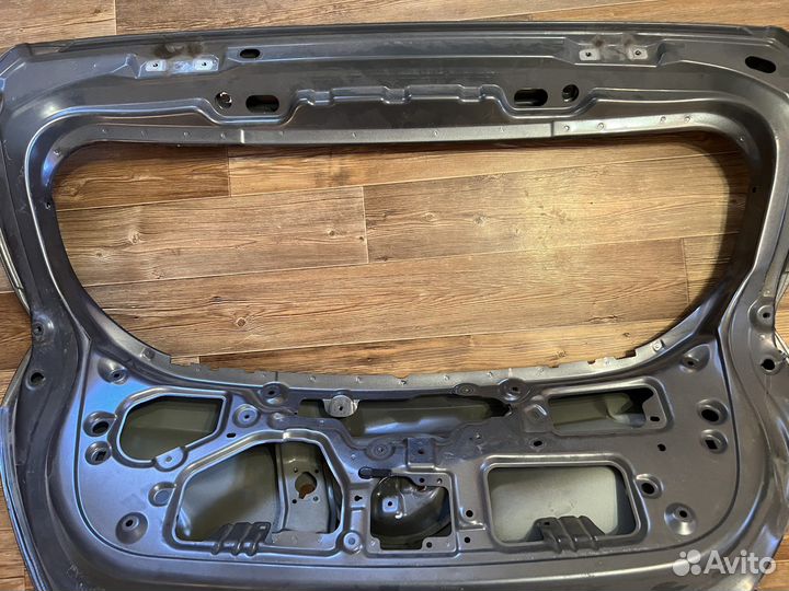 Продам крышку багажника hyundai solaris хэтчбек