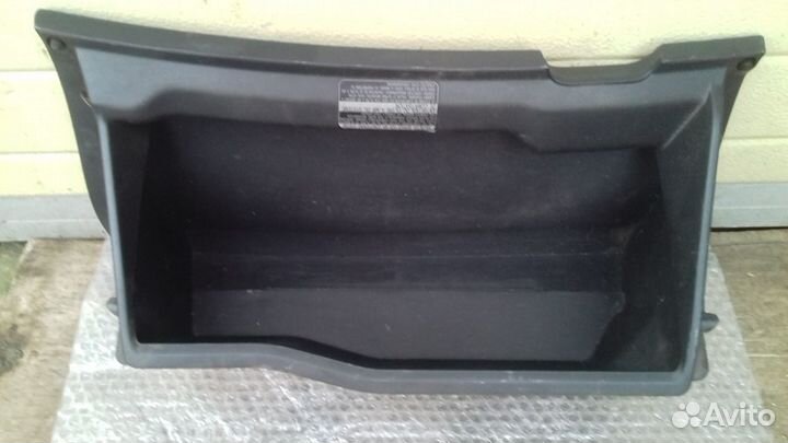 Тойота Королла Е150 крышка нижнего бардачка