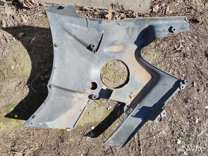 Боковой пластик на Honda F2