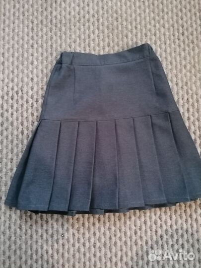 Школьная форма для девочки 122-128, пакетом