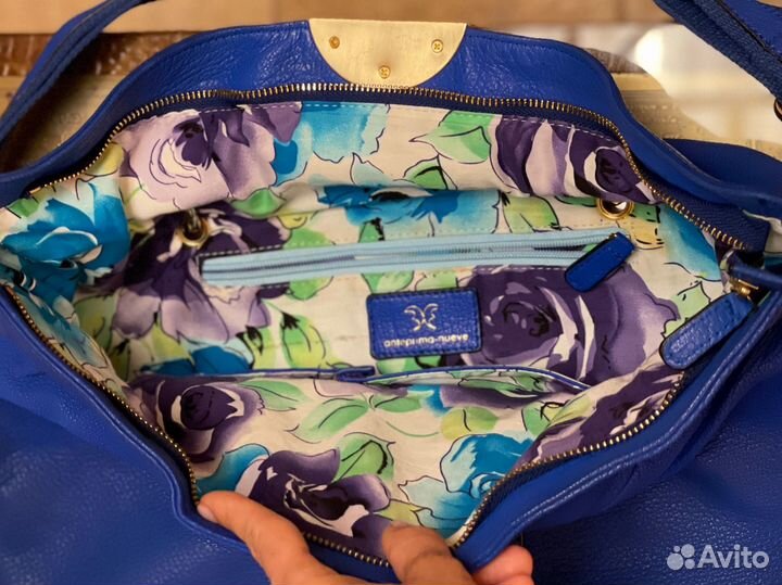 Синяя кожаная сумка