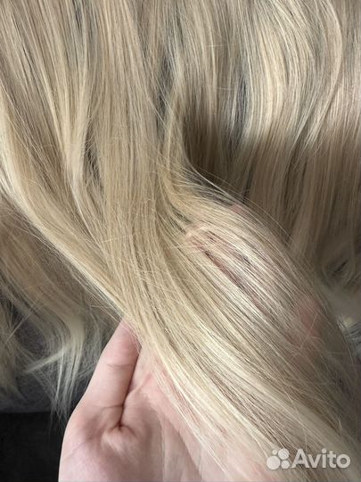 Волосы на заколках блонд