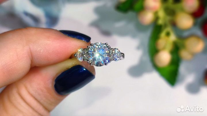 Кольцо с муассанитами 0,4/2/0,4ct, VVS1 D, 925