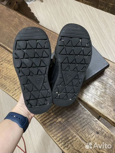 Кроссовки adidas 27
