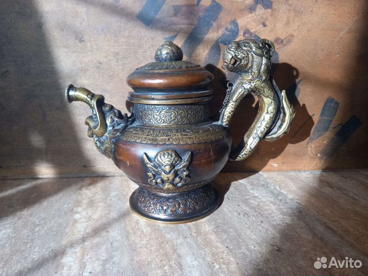 Старинный чайник Тибет 19 век медь бронза