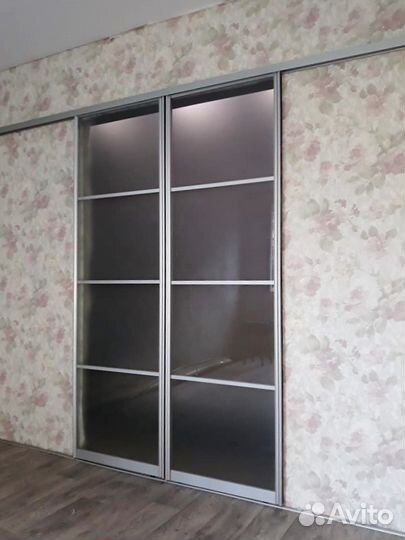 Двери купе со стеклом матовым