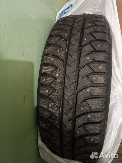 Bridgestone Ice Cruiser 7000 235/65 R17