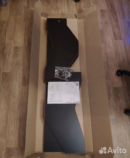 Компьютерный стол новый 140 см