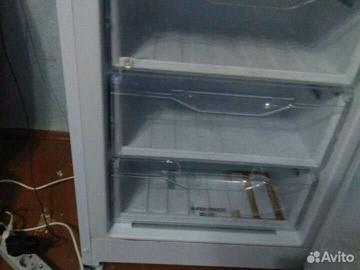Холодильник бу indesit