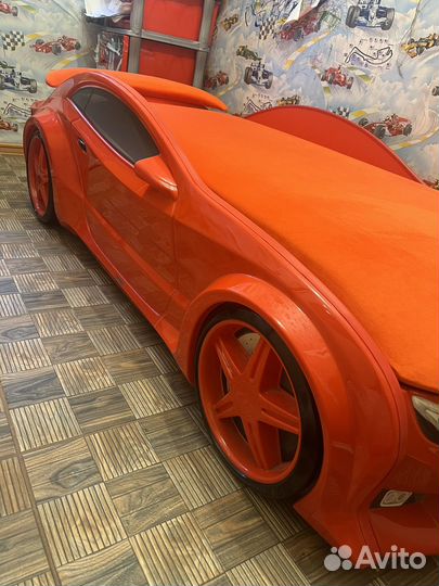 Детская кровать машина с матрасом