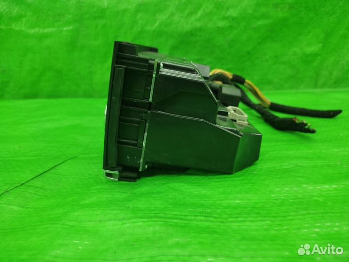 Блок управления климат-контролем Audi Q7 2005-2015