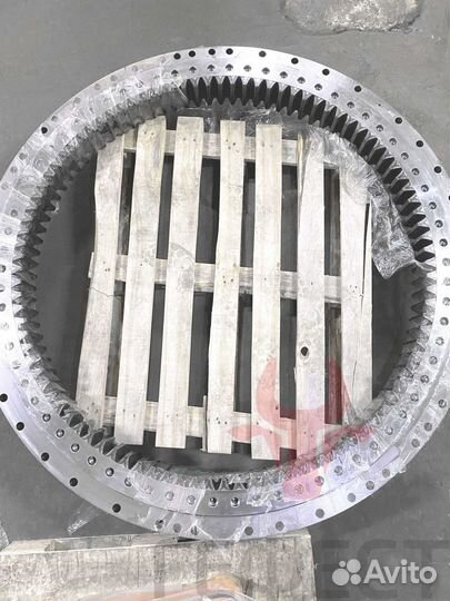 Опорно-поворотный круг CAT 345D