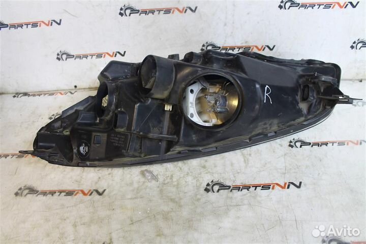 Фара правая Ситроен С4 Пикассо