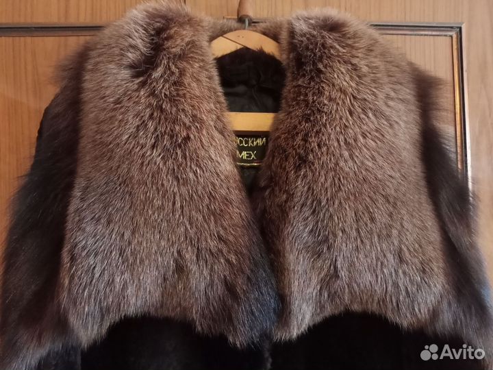 Шуба мутоновая с песцом