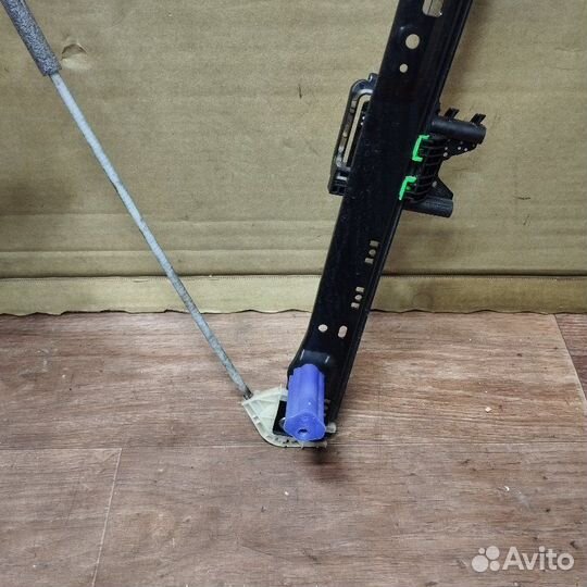 Стеклоподъемник электрический передний правый Land