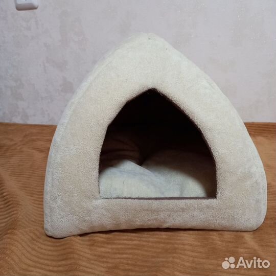 Домик для кошки или маленькой собачки