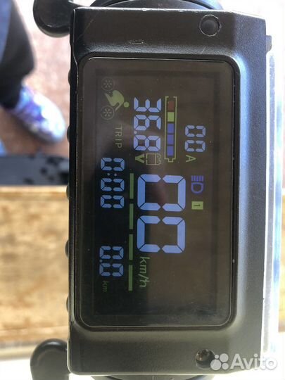 Продаю электросамокат Kugo s3 pro