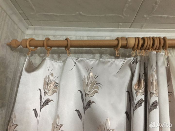 Продаю карнизы
