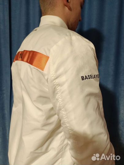 Продаю мужскую куртку