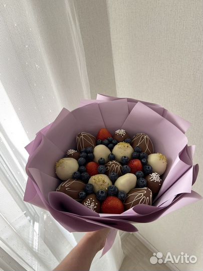 Сладкие букеты из клубники в шоколаде в Йошкар-Оле