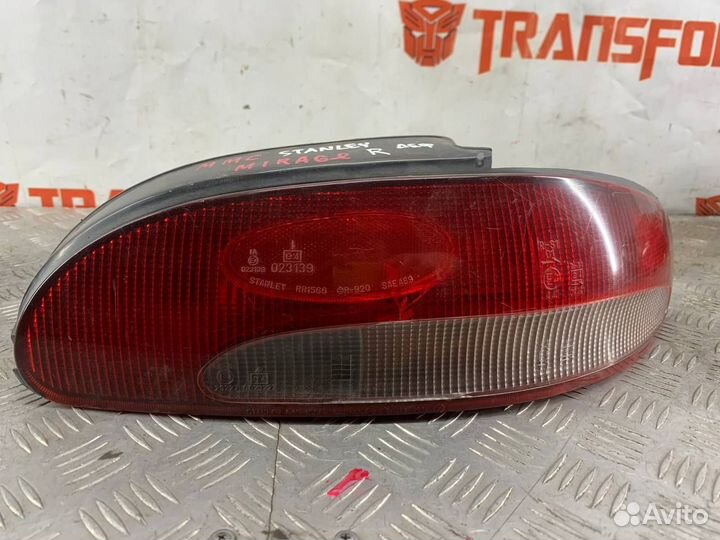 Фонарь правый Митсубиши Мираж 1993